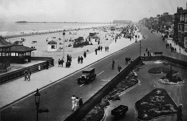 Redcar Esplanade, circa 1930